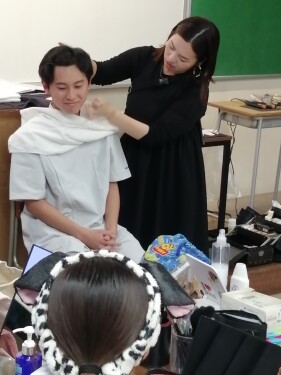 マナーヘアメイクアップ実践編